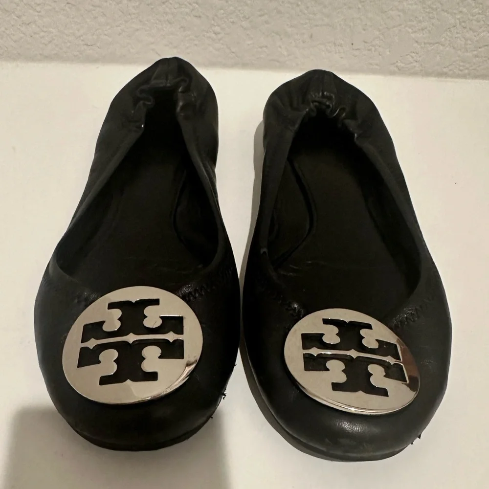 Tory Burch Reva Black Leather Ballet Flats Silver Logo Size 8.5